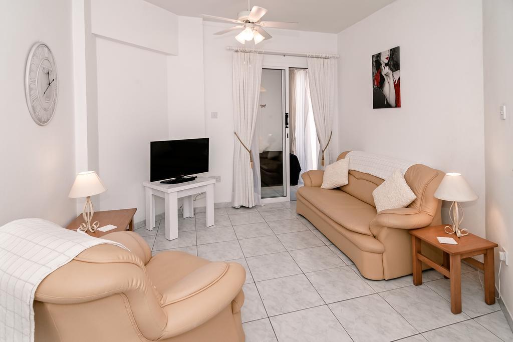 Sue'S Apartment Paphos Luaran gambar