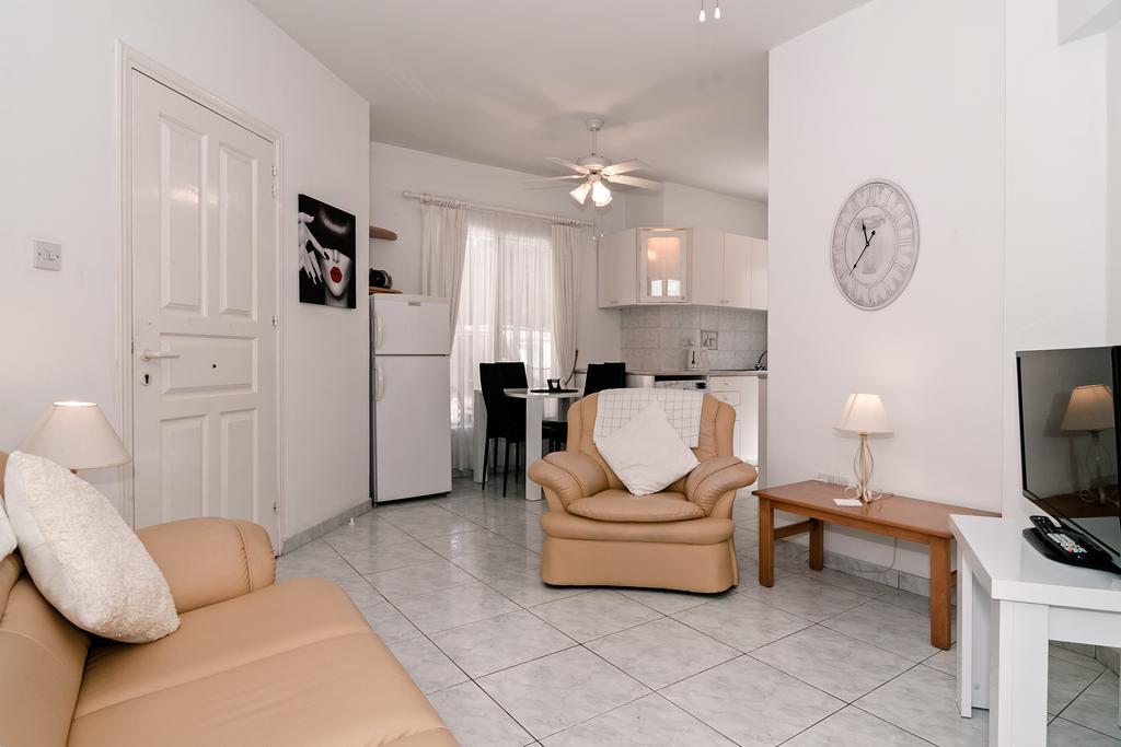 Sue'S Apartment Paphos Luaran gambar
